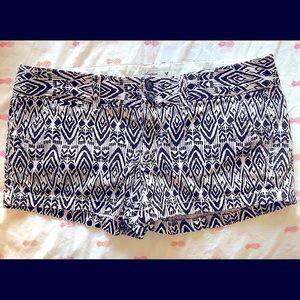 American Eagle Black & White Shorts